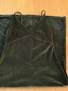 Velvet Spaghetti-Strap Chemise in Deep Green